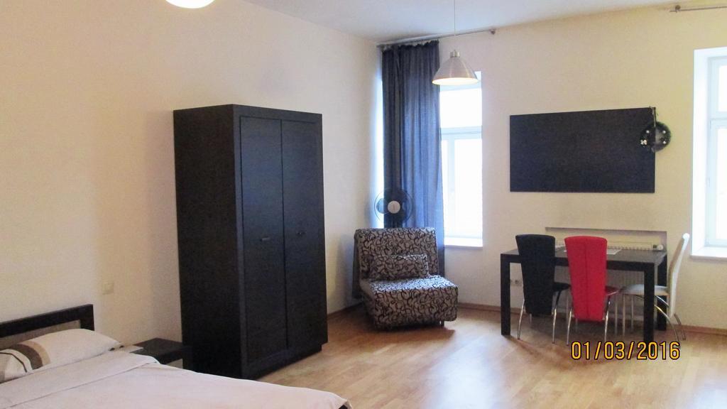 Apartment In The Centre Of إلفيف المظهر الخارجي الصورة