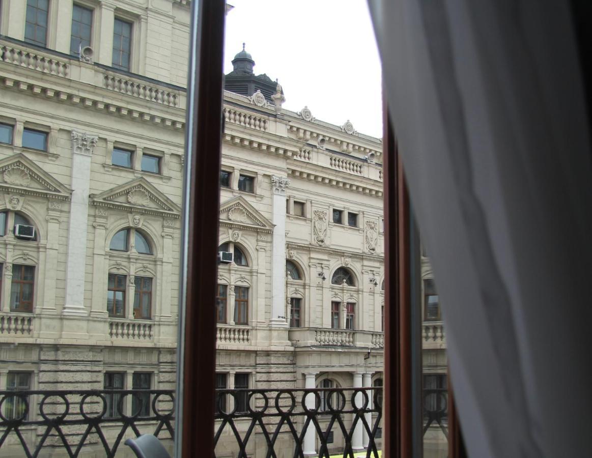 Apartment In The Centre Of إلفيف المظهر الخارجي الصورة